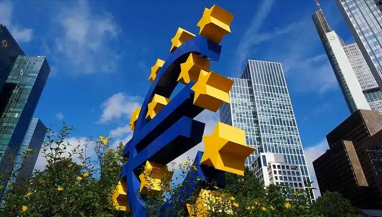 Euro Bölgesi'nde Ekonomik Aktivite Düştü